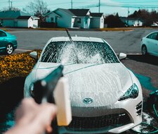 Beim Auto-Frühjahrscheck an Fahrassistenzsysteme denken