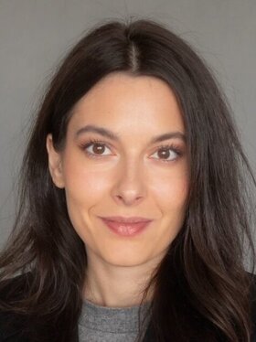 Prof. Dr. Annette Zimmermann ist zu Gast beim TÜV-Verband MeetUp "EU KI-Omnibus: Wie geht es weiter mit dem AI Act?"