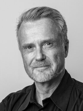 Dr. Dirk Schlesinger