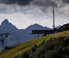 Hinter der Prüfplakette: Wie werden Sommerrodelbahnen und Seilrutschen geprüft?