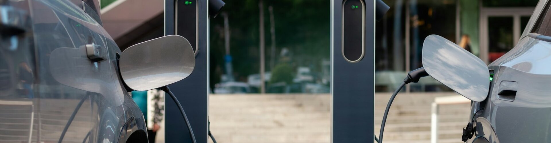 E-Auto öffentlich laden: Worauf es bei Anbieter und Ladepreisen ankommt