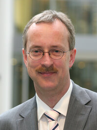 Dr. Hermann Dinkler