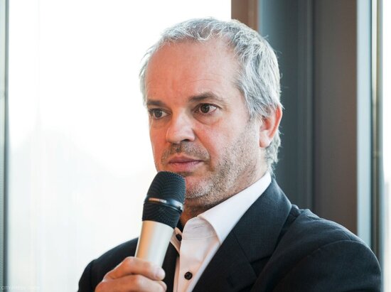 Michael Blohm, Bundesministerium für Wirtschaft und Energie (Referat IVA6) - Umweltinnovationen, Elektromobilität, sprach über regulatorische Notwendigkeiten, um bidirektionales Laden in der Praxis umsetzen zu können