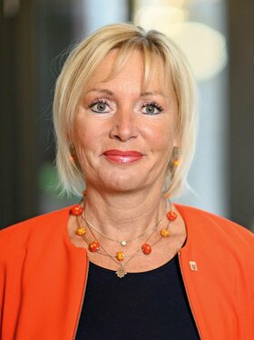 Prof. Dr. Kristina Sinemus