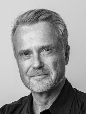 Dr. Dirk Schlesinger