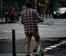 Sichere Spritztouren mit dem E-Scooter im Herbst