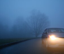 Vor der dunklen Jahreszeit Fahrzeugbeleuchtung kontrollieren 