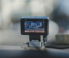 Dashcams im Straßenverkehr: So helfen sie rechtssicher bei Unfällen 