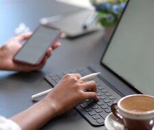 Mobiles Arbeiten erhöht die Gefahr von Cyberangriffen in Unternehmen