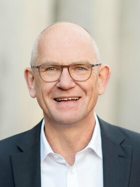 Dr. Dirk Stenkamp