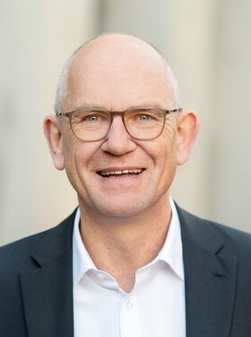 Dr. Dirk Stenkamp