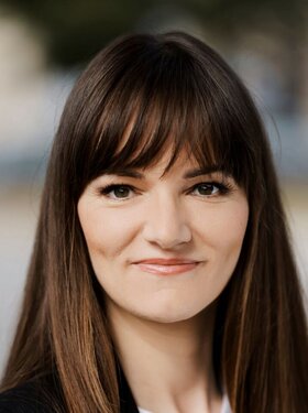 Barbora Čentíková Barbora Čentíková, Business Development und Marketing Managerin