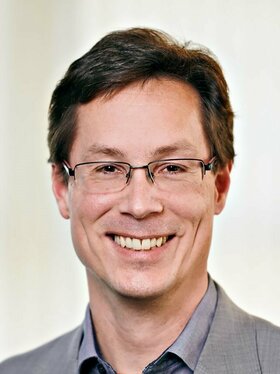 Dr. Sebastian Hallensleben