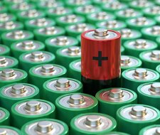 Sicherer Umgang mit beschädigten Antriebsbatterien von Unfallfahrzeugen