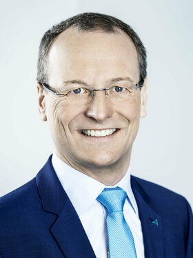 Dr. Michael Fübi