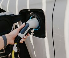 Bidirektionales Laden: Grundlagen für sichere Markteinführung schaffen Bidirektionales Laden: Grundlagen für sichere Markteinführung schaffen