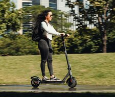 Steigende E-Scooter-Unfallzahlen: Sicherheit muss mit der Mobilitätswende Schritt halten