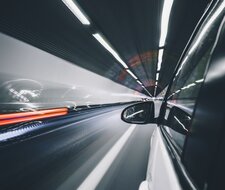 Branchenposition: Sicherheit für automatisiertes und vernetztes Fahren