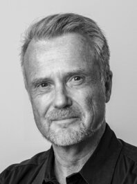 Dr. Dirk Schlesinger