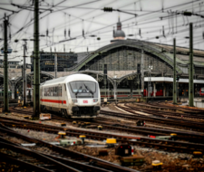 Digitalisierung der Schiene: Verfahren modernisieren! Digitalisierung der Schiene: Verfahren modernisieren!
