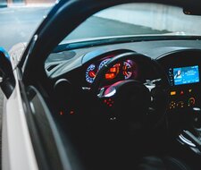 Nutzer:innen verzeihen autonomen Fahrzeugen keine Fehler