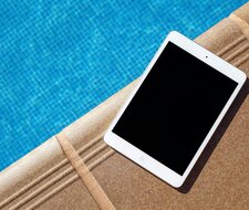 Urlaub ohne Hitzeschäden: Mobile Geräte mit Akkus richtig schützen